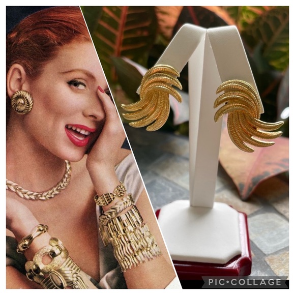 Monet Jewelry - SOLD ⭐️ Vintage Monet 1980 14K GP Earrings